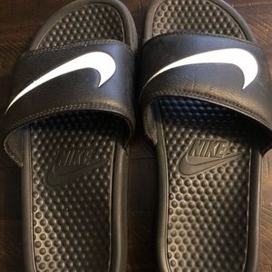 Nike Benassi Women’s Slides